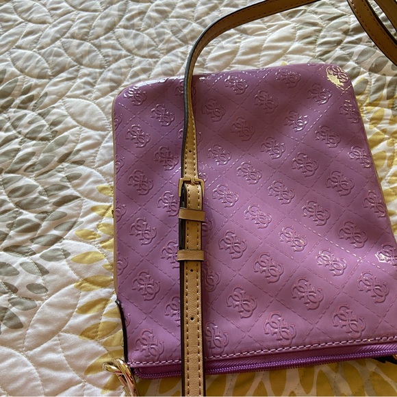 Guess Lilac w/Tan trim and strap Crossbody Bag - Like NEW - Picture 10 of 10
